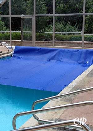 pool enclosure retracting